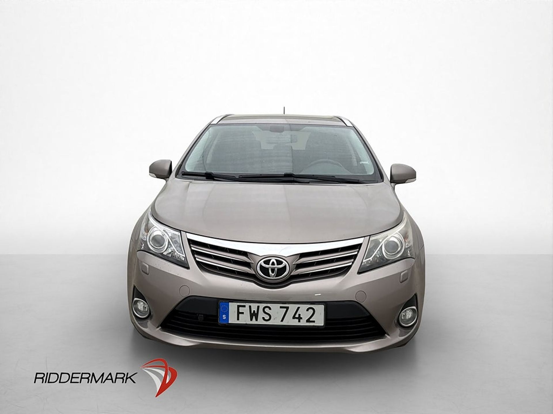 Toyota Avensis 2015, photo 2/10