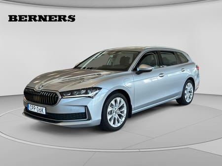 Škoda Superb iV Kombi Combi DSG Sekventiell, 204hk/Drag/Värmare