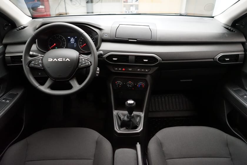 Bild 5 av Dacia Sandero TCe 90 essential – Parkeringsassistans bak