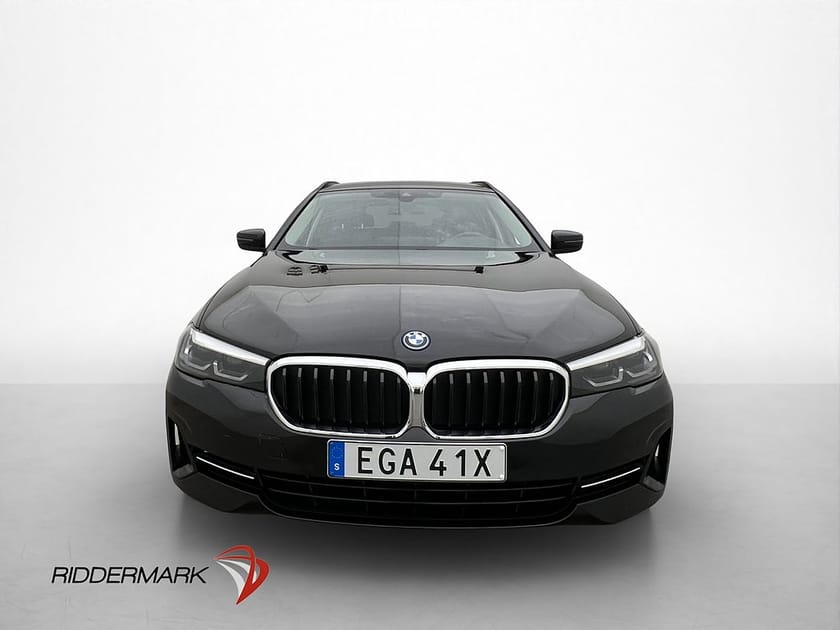 Bild 2 av BMW 530e Touring 292hk Skinn Kamera Navi CarPlay