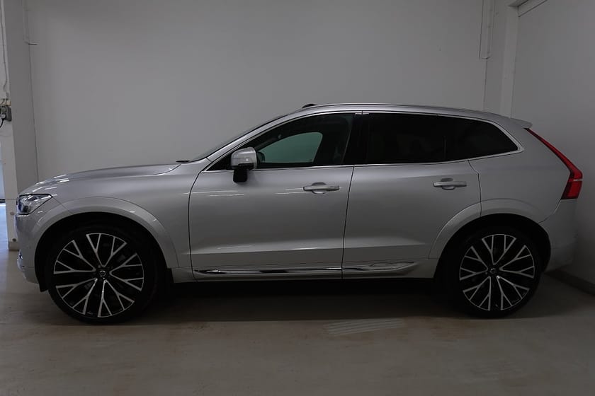 Bild 3 av Volvo XC60 B4 22" Inscription Style Pano Drag P-Värme Skinn H/K