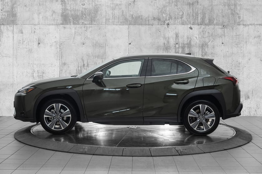 Bilde 2 av Lexus UX 300e Premium Edition | Kun kjørt 2.800km |