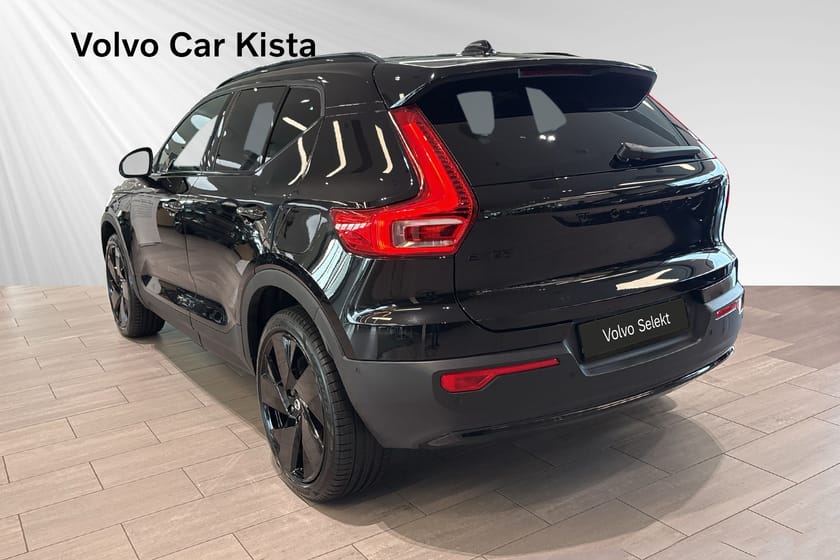 Bild 4 av Volvo EX40 Twin Motor Performance M Ultra Black Drag Pano H/K
