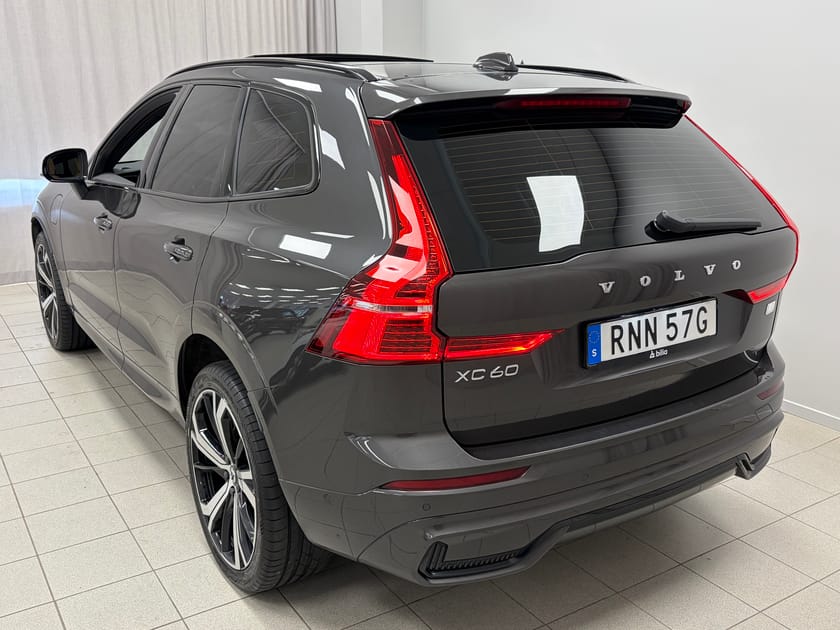 Bild 3 av Volvo XC60 Recharge T6 Ultimate Dark | Ryggmassage framstolar | Head Up Display | Drag |