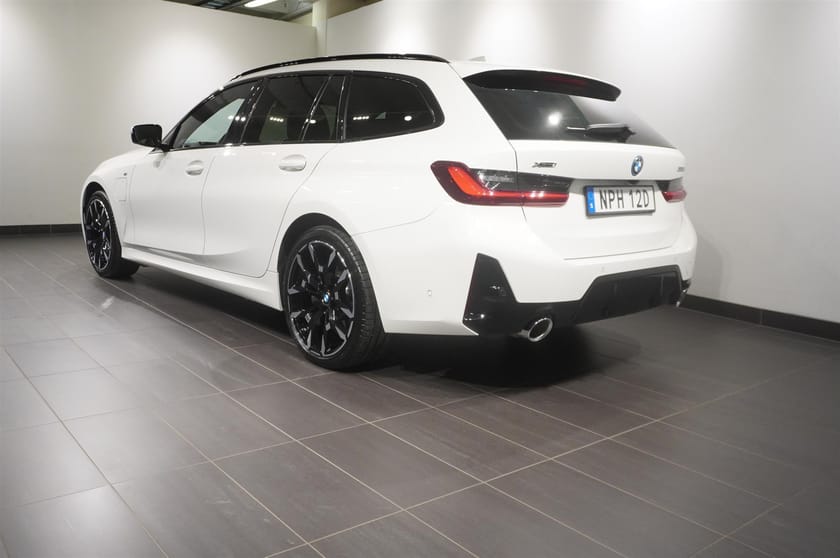Bild 5 av BMW 330e xDrive Touring M-Sport Active Edition Aktiv Fart