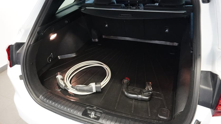Bild 5 av Kia Ceed Sportswagon Plug-in Hybrid /Plug-in Hybrid/Drag/PANORAMA/Läder/Bra utrustad/
