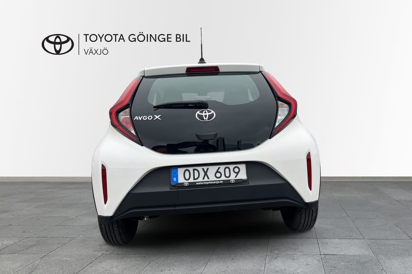 Bild 5 av Toyota Aygo X Play V-hjul Backkamera