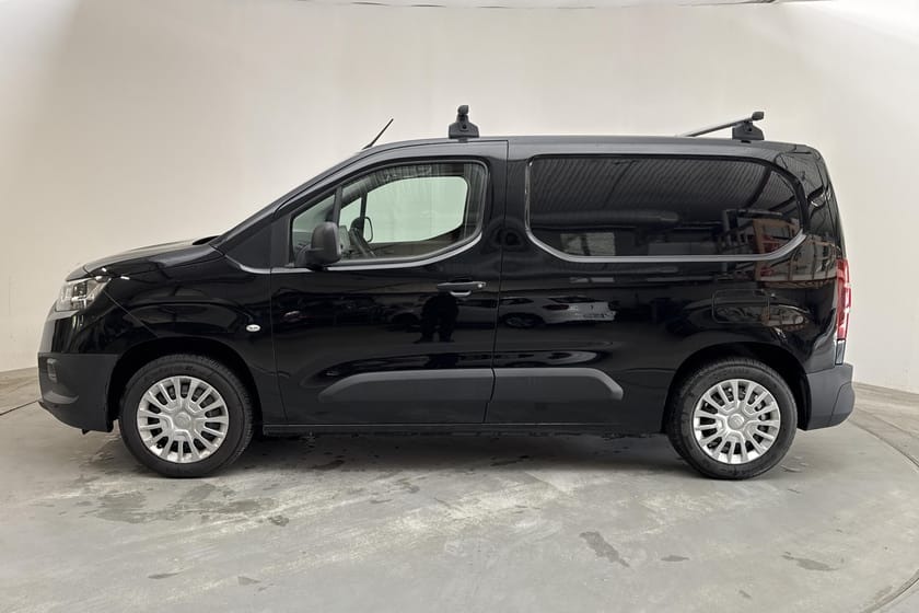 Bild 2 av Toyota ProAce City 1.2T (110hk) Drag Backkamera