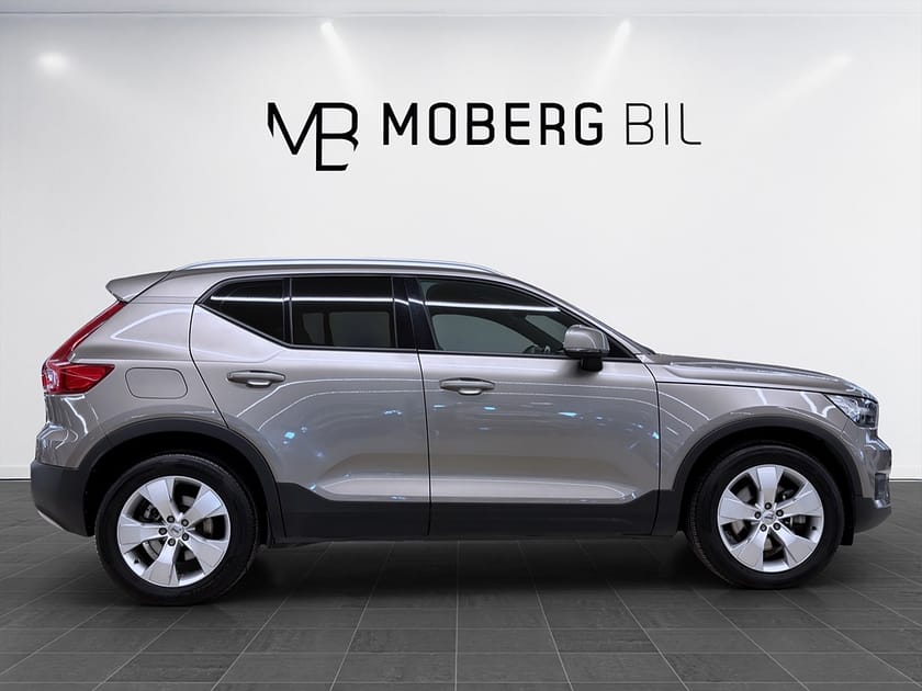 Bild 4 av Volvo XC40 B4 AWD 197hk Momentum Navi CarPlay Drag B-Kamera