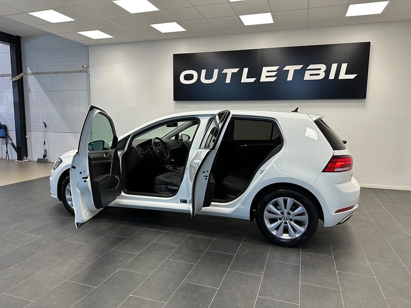 Bild 3 av Volkswagen Golf 5-dörrar 1.0 TSI 110hk Base Carplay