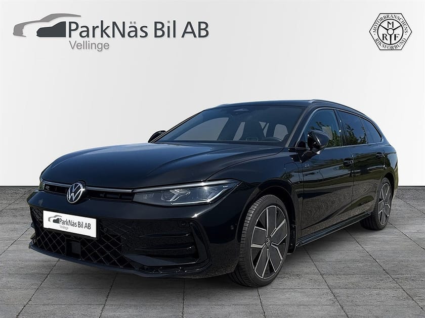 Bild 2 av Volkswagen Passat Variant eHybrid DSG  R-LINE PANO DRAG
