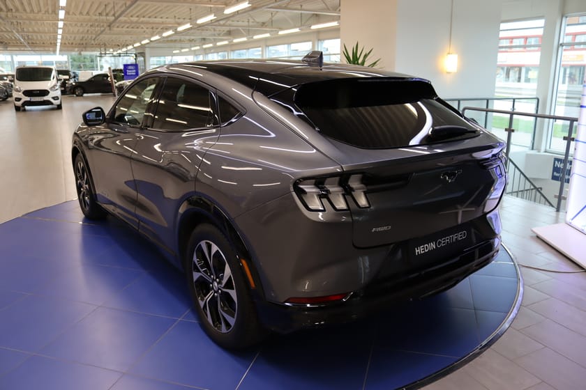 Bild 5 av Ford Mustang Mach-E Standard Range AWD 269hk / 360° kamera / B&O