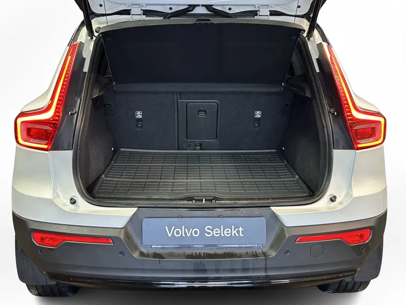 Bild 13 av 16 – Volvo EX40 Twin Motor Performance UltraBlackSE Ultra Special Edition