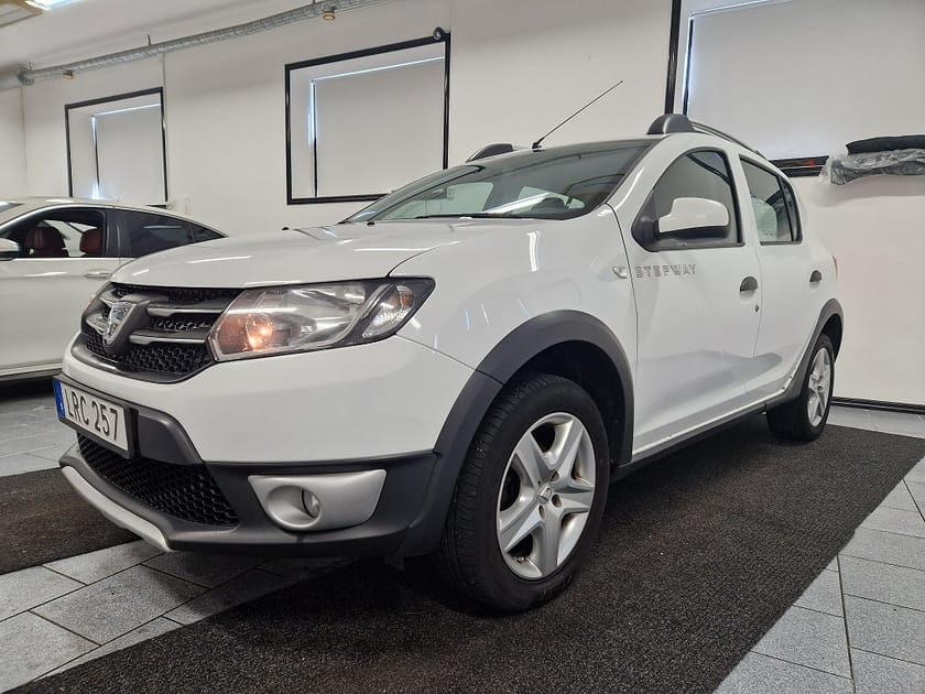 Bild 1 av Dacia Sandero Stepway 0.9 TCe Euro 5 90 hk Drag Nybytt kamkedja