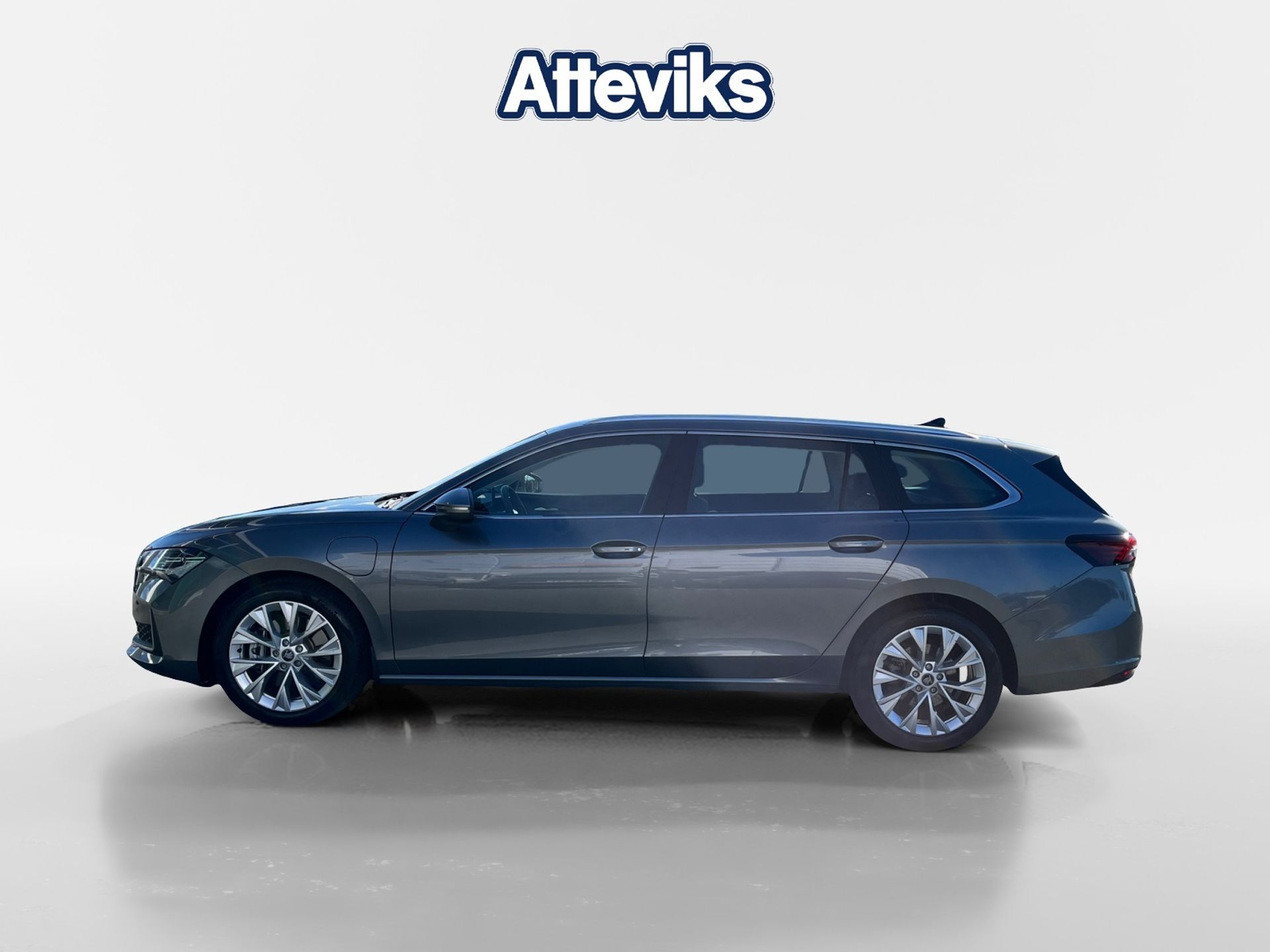 Skoda Superb 2025, photo 6/10