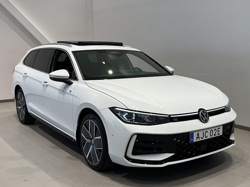 Bild 1 av Volkswagen Passat Variant eHybrid 272 DSG6 R-LINE | LAGERBIL