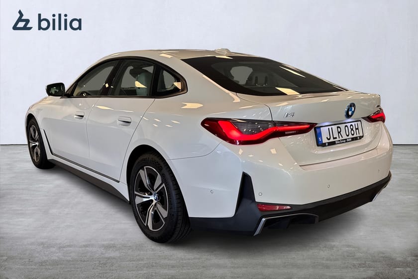 Bild 2 av BMW i4 eDrive40 Gran Coupé / 360 / Adaptiv / HIFI / Drag / Värmare