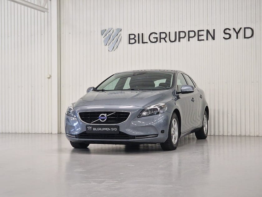 Bild 3 av Volvo V40 D2 Momentum|Dragkrok|Värmare|8.297 Mil|