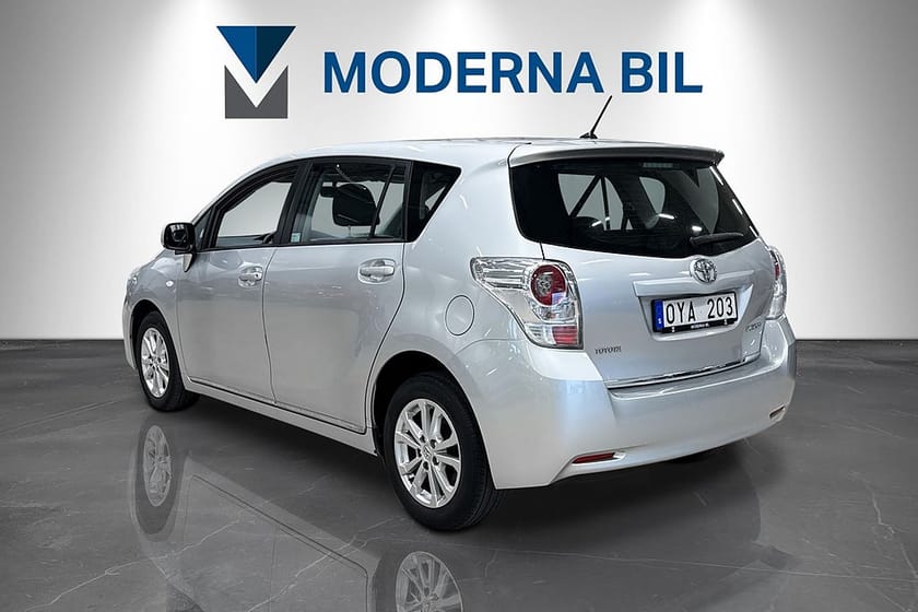 Bild 4 av Toyota Verso 1.8 Valvematic 147hk 7-sits Panorama M-värm Nybesiktad