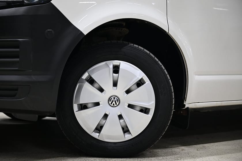 Bild 3 av Volkswagen Transporter 150HK Högtak L2|Inredd|Drag|Värmare|Uppvärmt-Skåp|Moms
