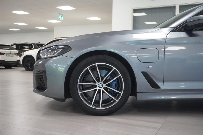 Bild 3 av BMW 530e xDrive Touring M-Sport Innovation DAP PA