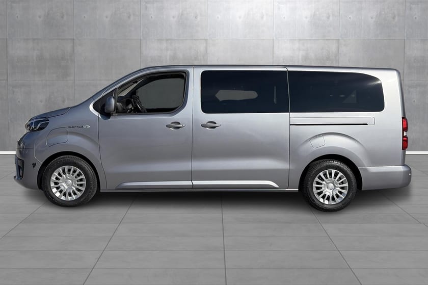 Bilde 2 av Toyota ProAce Verso Electric PEN OG VELUTSTYRT 9-SETER