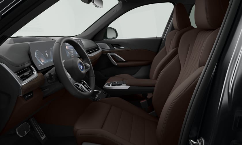 Bilde 2 av BMW iX1 xDrive30 M-Sport Krok H/K HeadUP Skinn A.Cruise Pano