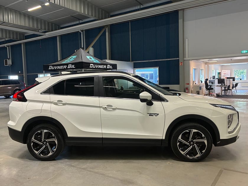 Bild 3 av Mitsubishi Eclipse Cross PHEV 2.4 MIVEC S-AWC Fleet Edition V-hjul