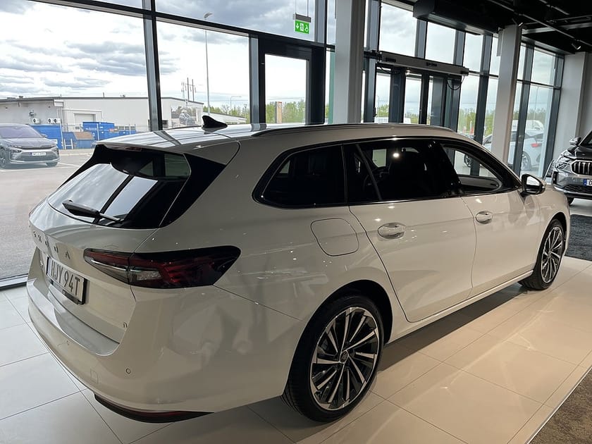 Bild 3 av Škoda Superb iV Kombi Skoda Combi L&K Hybrid Privatleasing fr. 5109:-