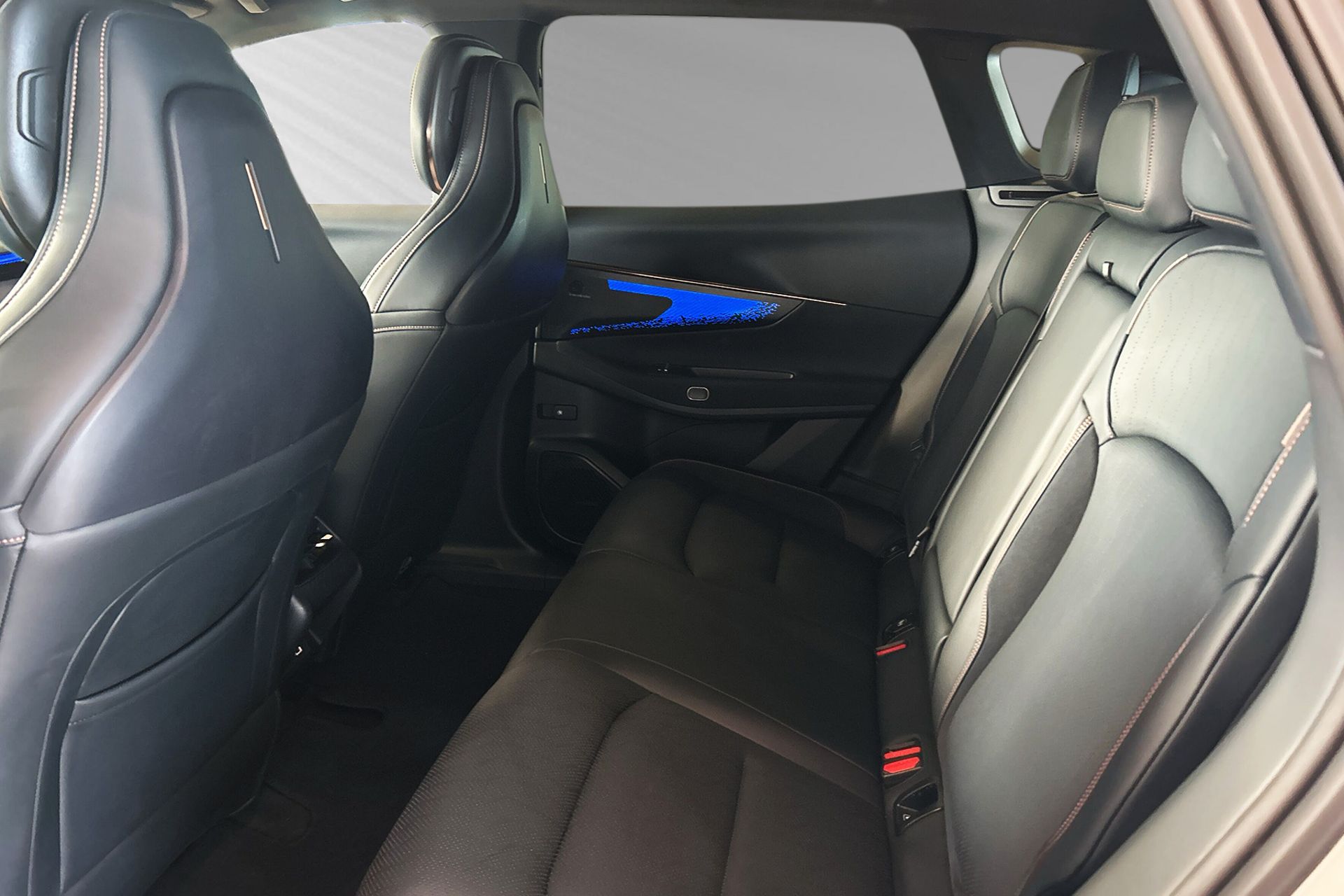 Lynk & Co 08 PHEV 2025, bild 7/10