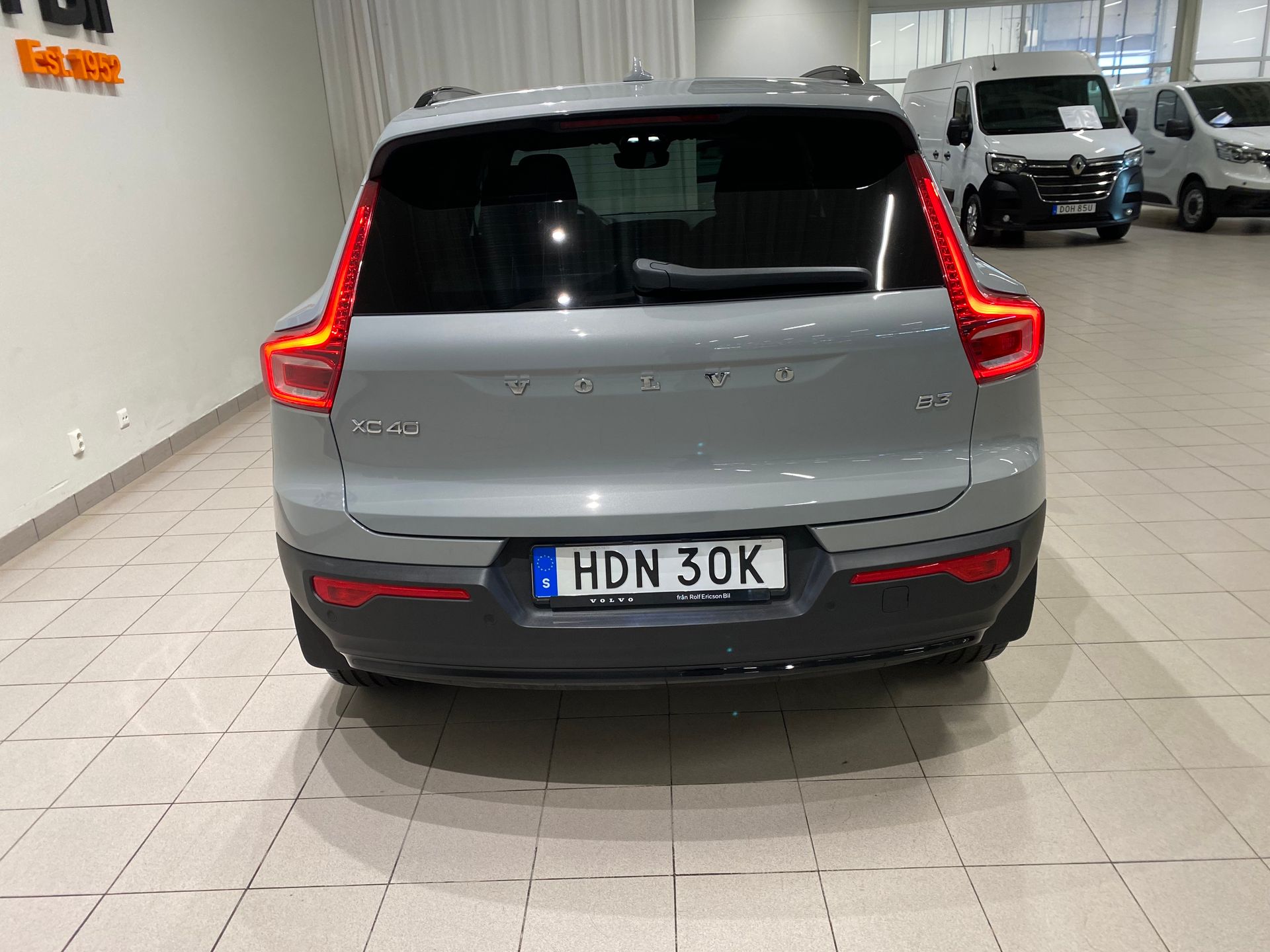 Volvo XC40 B3 FWD Bensin Plus Dark 2025, bild 4/10
