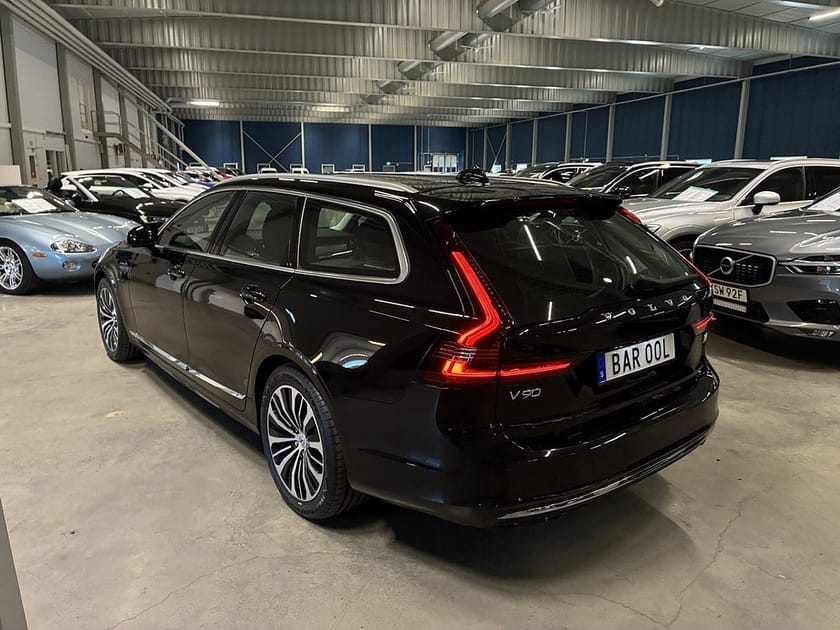 Bild 5 av Volvo V90 Recharge T6 AWD Geartronic Core Bright Euro 6