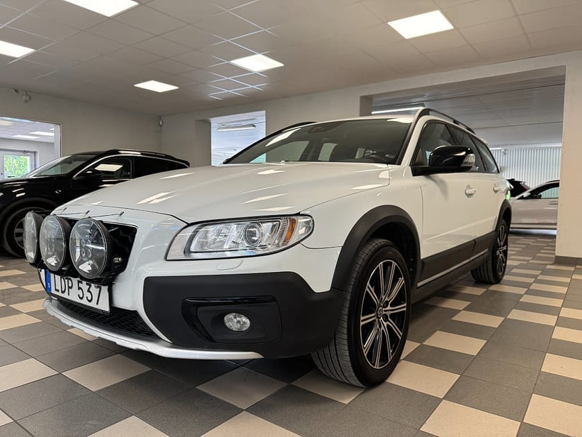 Bild 1 av Volvo XC70 D4 AWD Geartronic Sport Helskinn VOC 181 Hk VOC Drag
