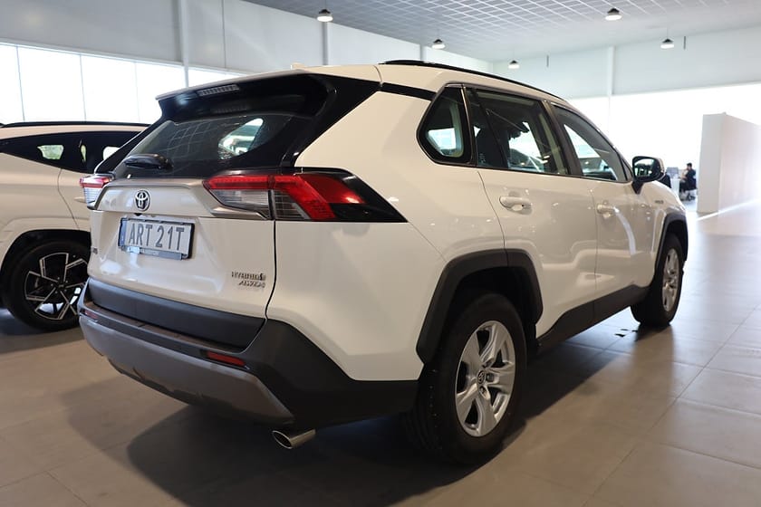 Bild 5 av Toyota RAV4 Hybrid AWD-i E-CVT Active Kamera Rattvärme Keyless