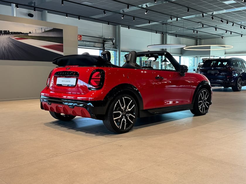 Bild 4 av MINI Cooper S Convertible Cab JCW Trim H/K Head-Up Rattvärme
