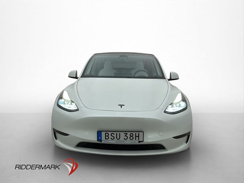 Bild 3 av Tesla Model Y Long Range AWD Svensksåld Ljus-Interiör Drag