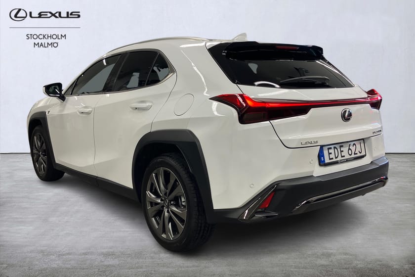 Bild 3 av Lexus UX 300h F Sport Design 199hk P-värm Navi Keyless Backkamera