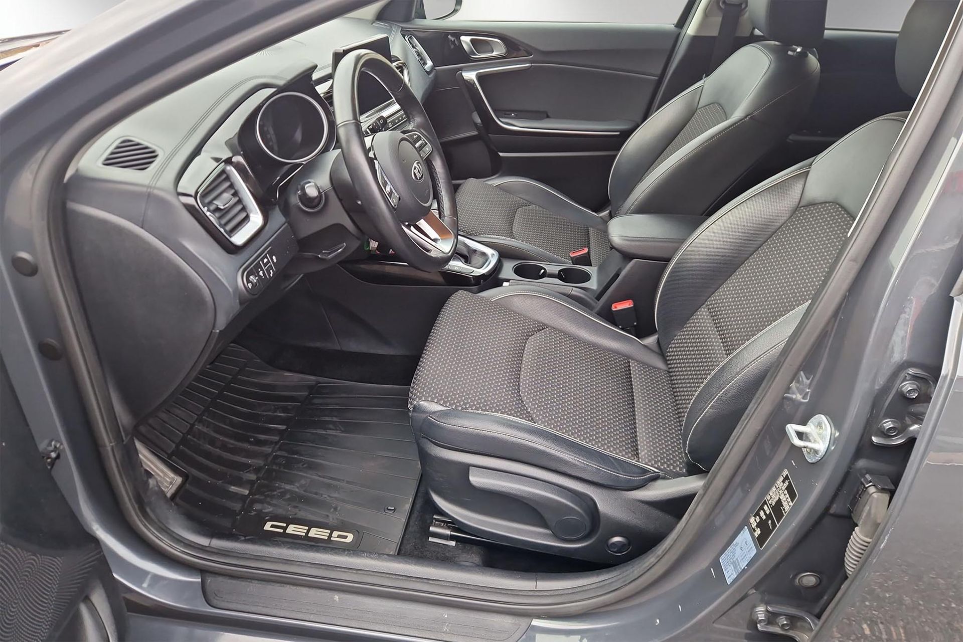 Kia Ceed 1.4 T-GDI 2019, bild 5/10