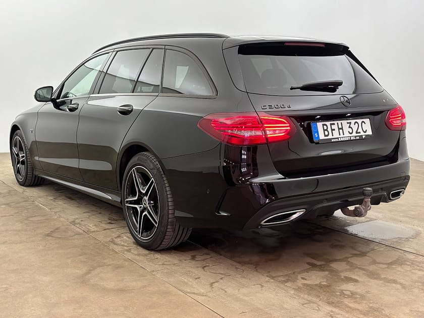 Bild 4 av Mercedes-Benz C 300 T de 9G-Tronic AMG Line Backkamera Navi Drag