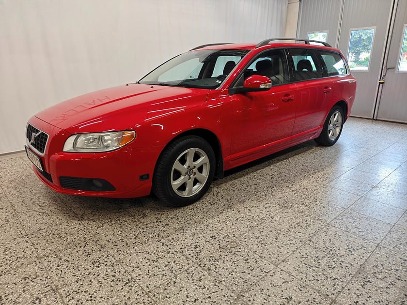 Bild 1 av Volvo V70 2.0F Manuell, 145hk Momentum