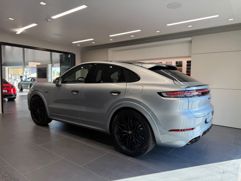Bild 3 av Porsche Cayenne E-Hybrid Coupé