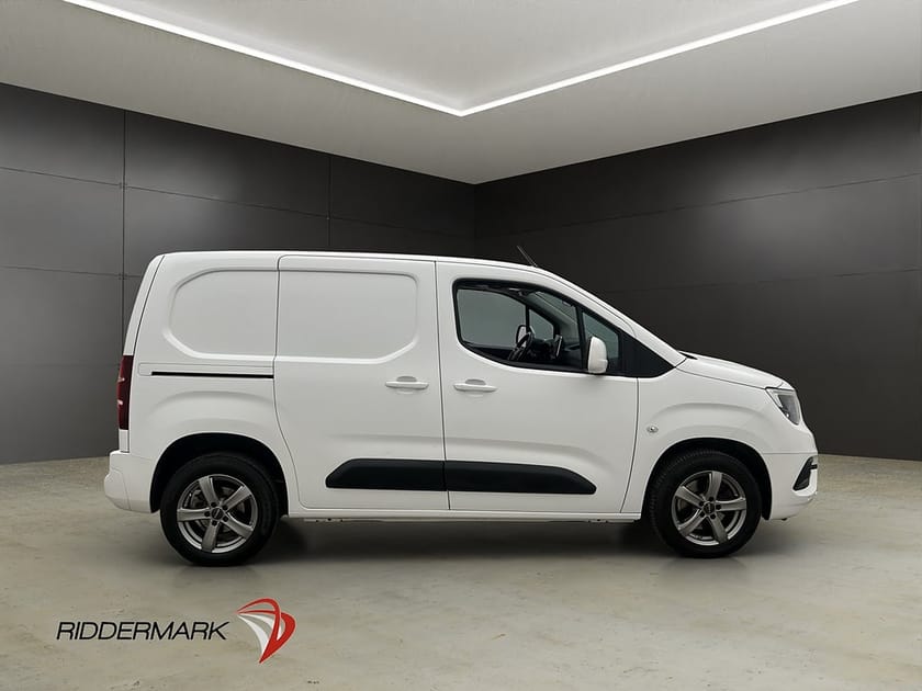 Bild 2 av Opel Combo Cargo IP 1.5HDi Värmare CARPLAY Farthållare B-Kamera Moms