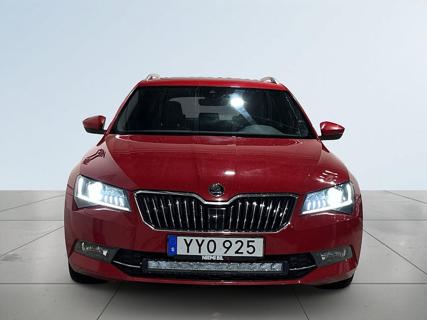Bild 2 av Škoda Superb Kombi Skoda 2.0 TDI 4x4 Business L&K Drag GPS Pano Canton SoV