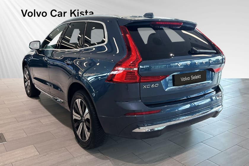 Bild 4 av Volvo XC60 Recharge T6 Core Edition Läder Pano Drag B-Kam