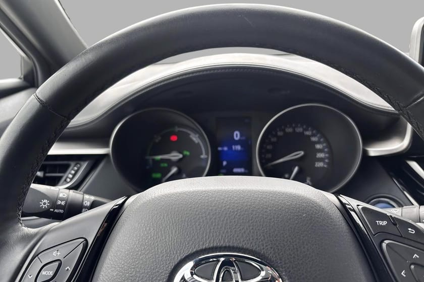 Bilde 5 av Toyota C-HR Hybrid 1.8 Lounge Tech Bi-Tone Alcantara. PEN BIL.