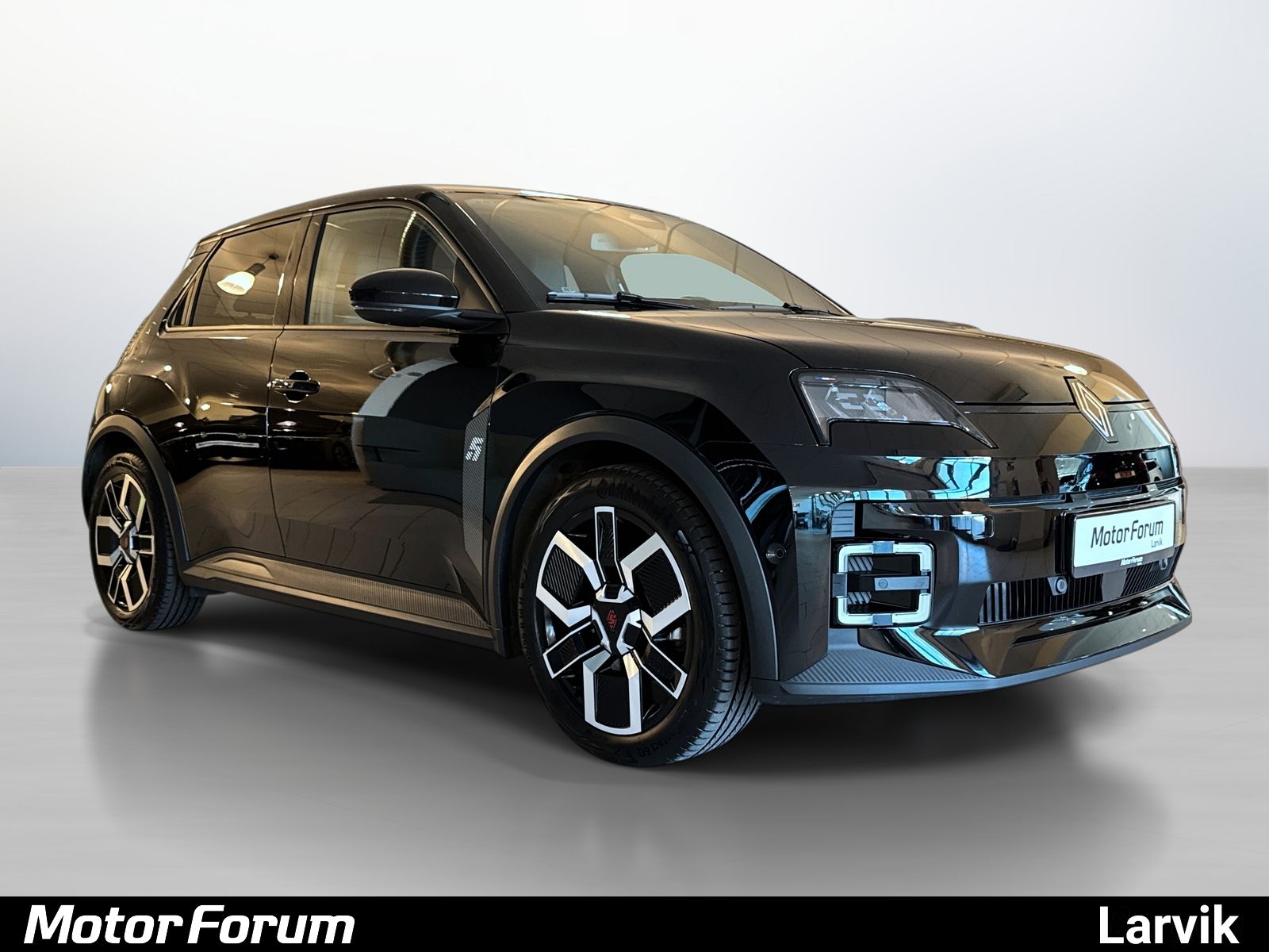 Renault 5 E-Tech 40 kWh, 122hp, 2025