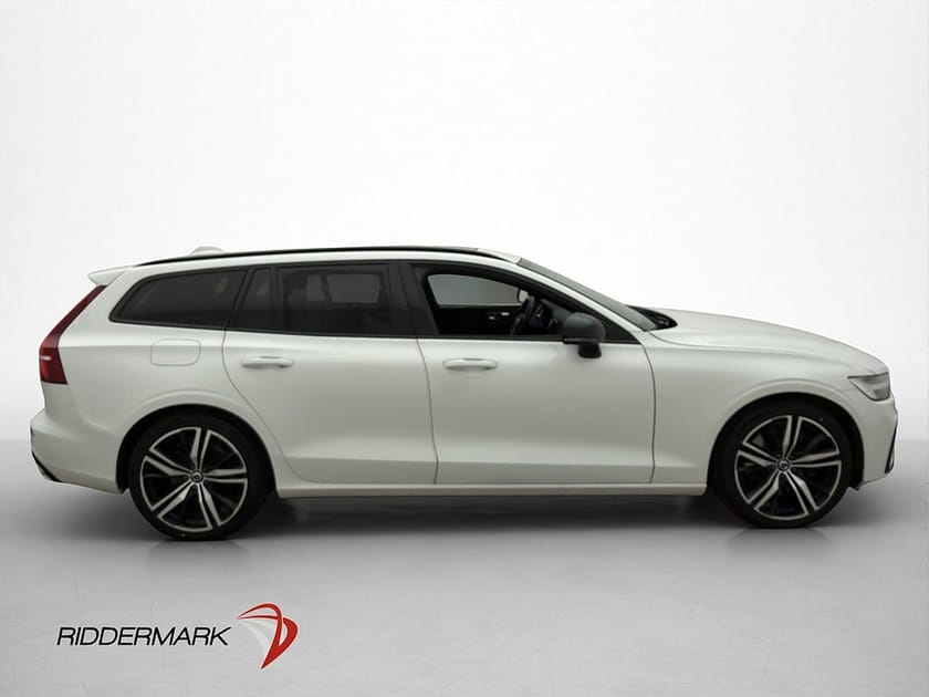 Bild 4 av Volvo V60 Recharge T6 AWD R-Design Pano H/K Drag Kamera BLIS