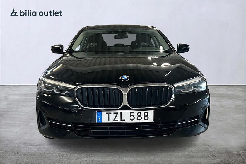Bild 3 av BMW 520d xDrive Sedan aut Sportline 190hk Navi Carplay B-kamera