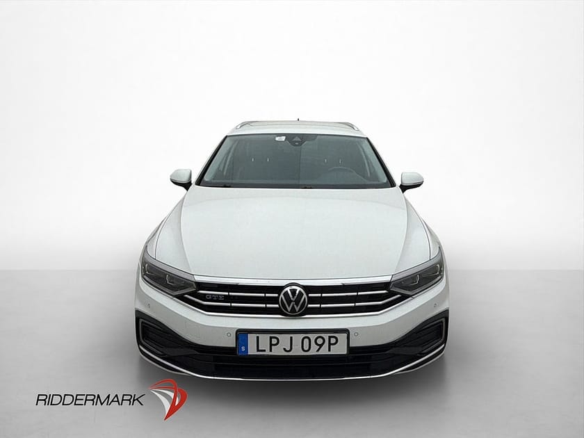 Bild 2 av Volkswagen Passat Sportscombi GTE 218hk Cockpit Värmare