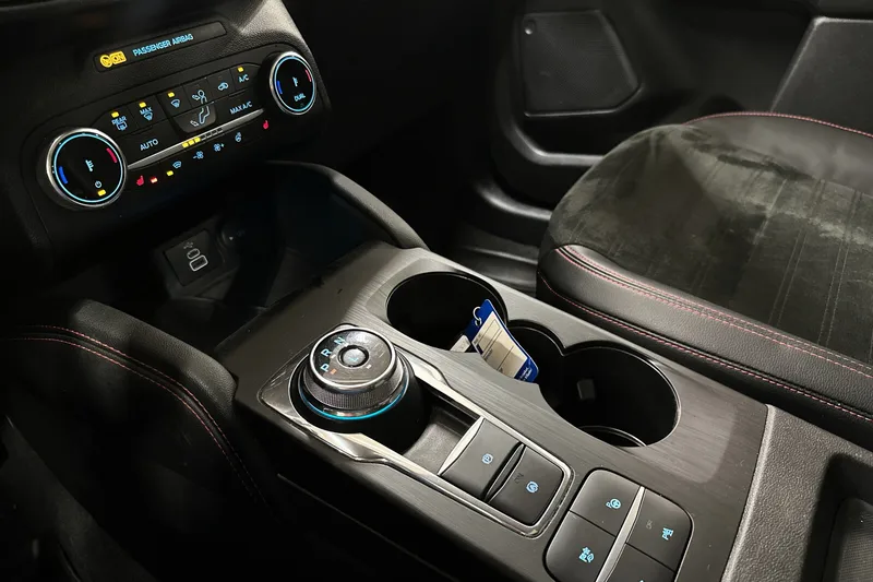 Ford Kuga Hybrid AWD bilde 23